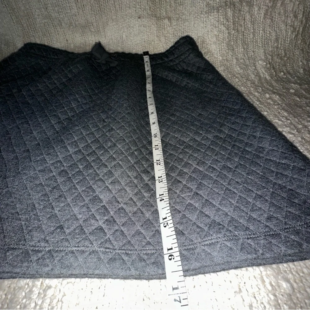 UEC Loft Gray Quilted Women's Skirt Size Small